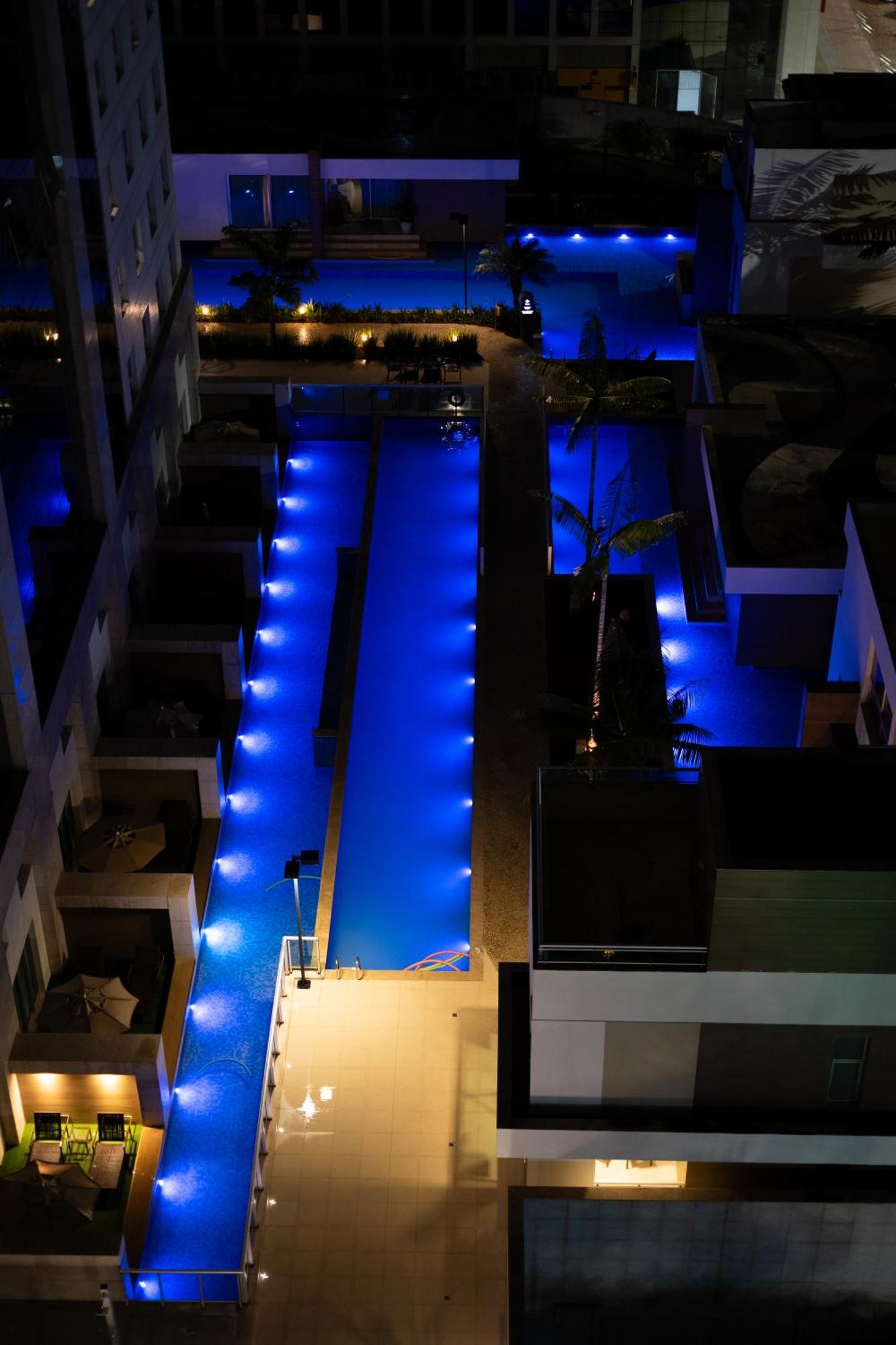Jade Hotel Brasilia Candangolandia Экстерьер фото The pool at the W Hotel in Miami Beach