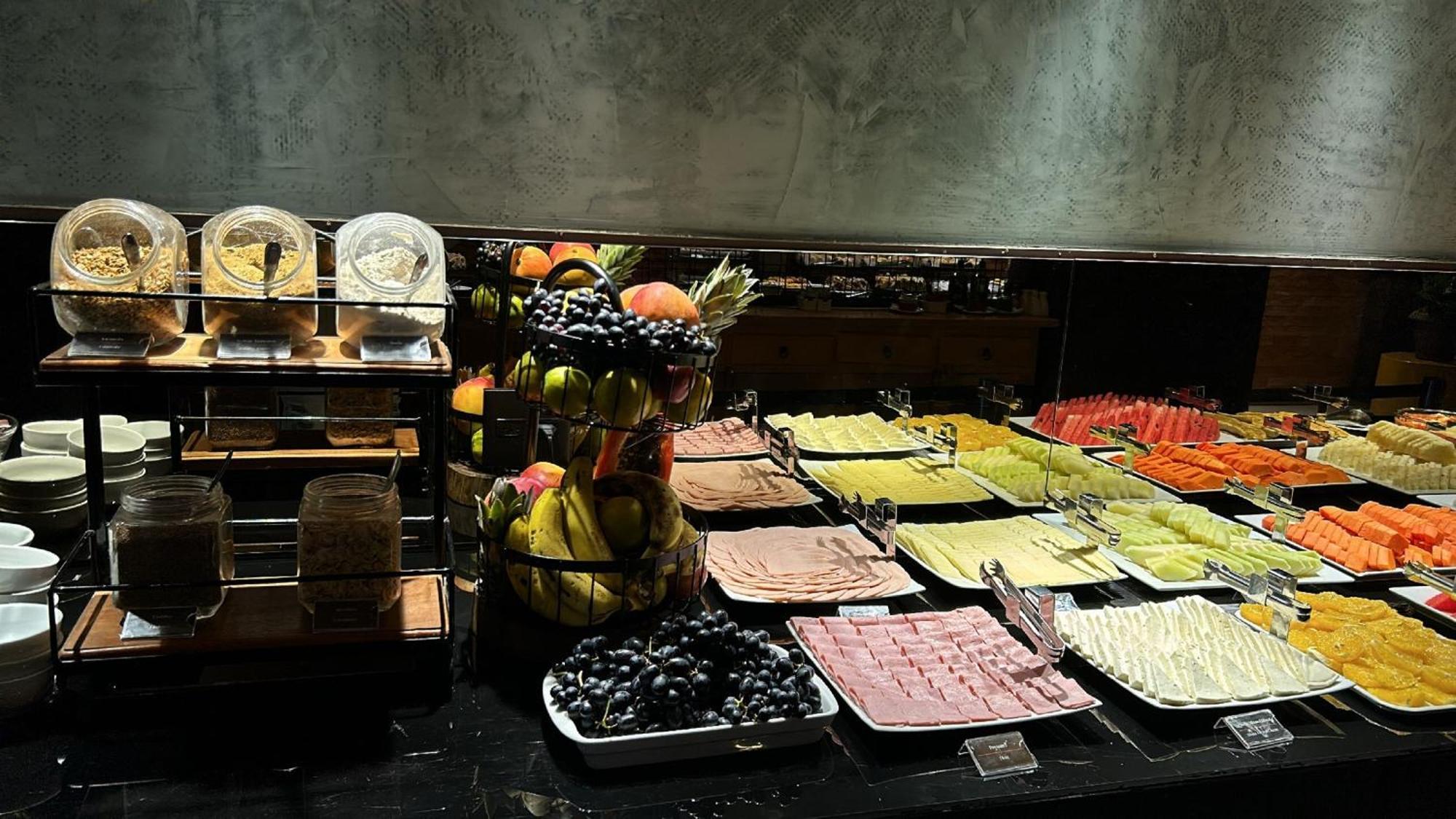 Jade Hotel Brasilia Candangolandia Экстерьер фото A buffet at a hotel