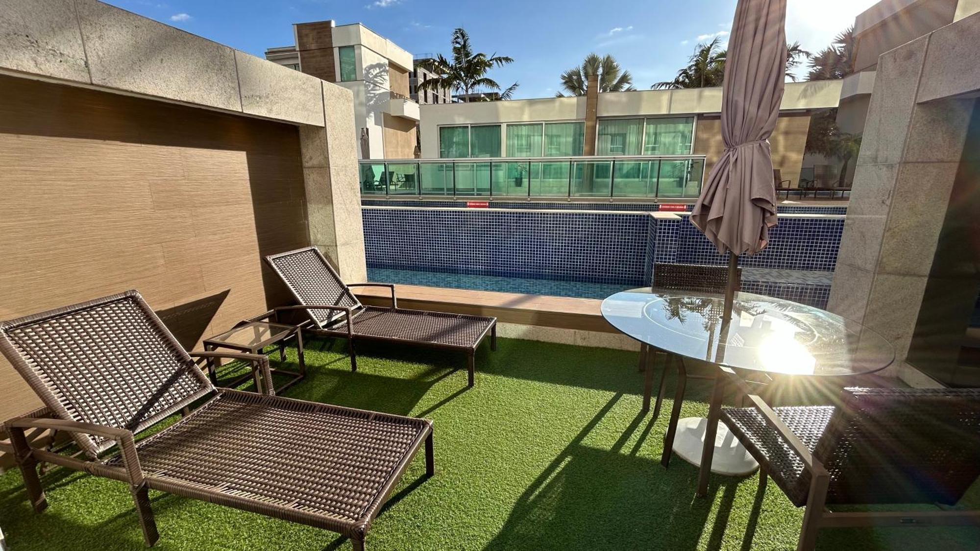Jade Hotel Brasilia Candangolandia Экстерьер фото Rooftop pool at the hotel