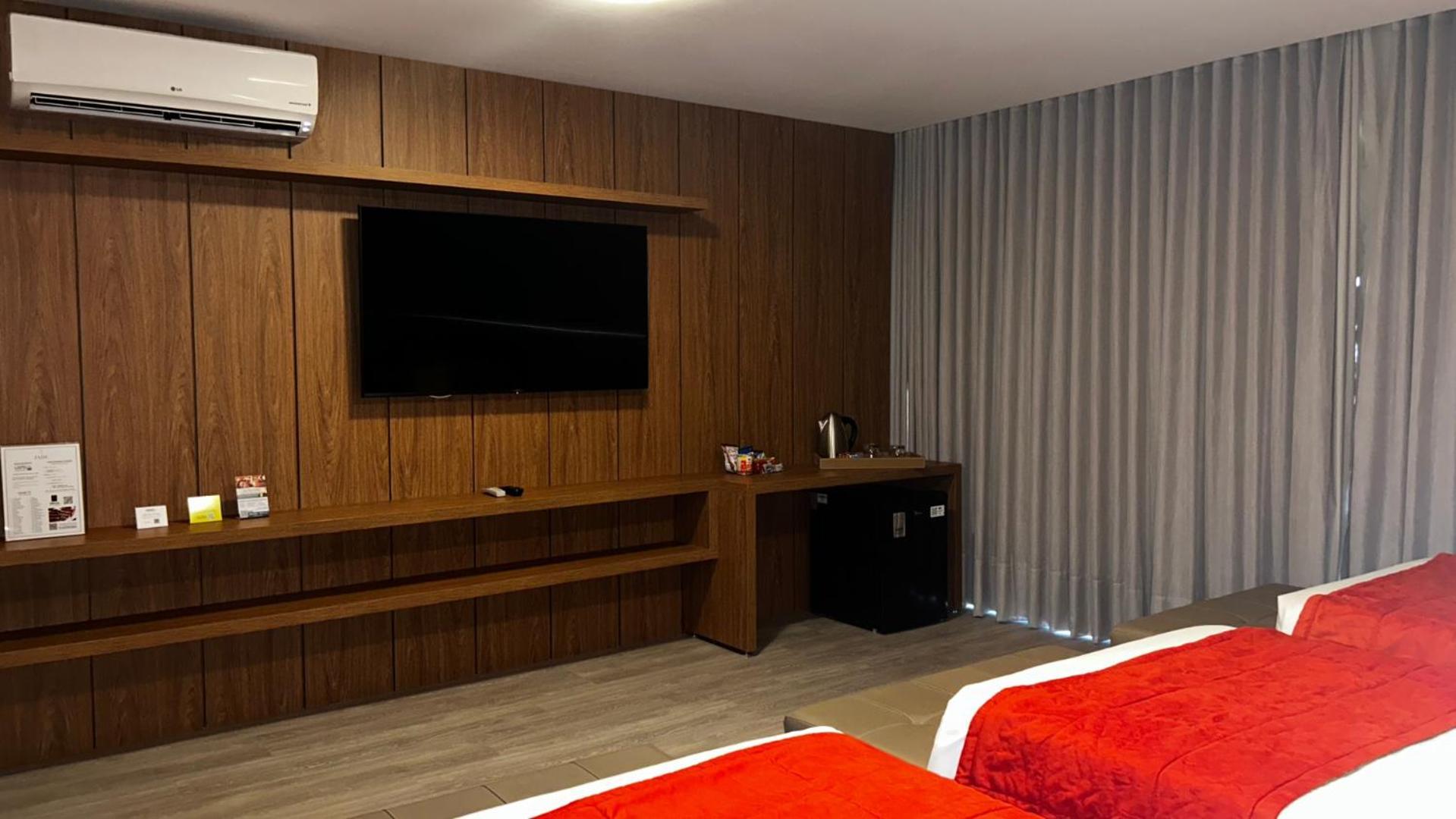 Jade Hotel Brasilia Candangolandia Экстерьер фото A room at the hotel